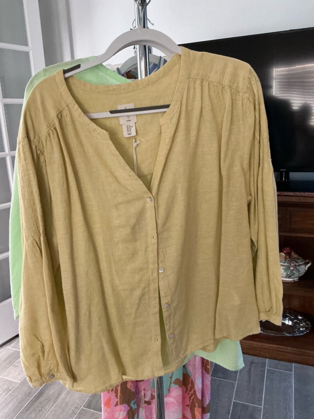 Lightweight Button-Front Women’s Top in Soft Olive